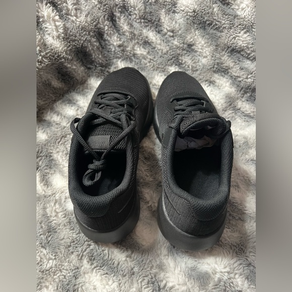 223: Nike Tanjun (GS) Black - Picture 5 of 7